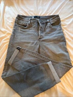 Kut from the Kloth woman’s Washed Gray Slim Straight Jeans